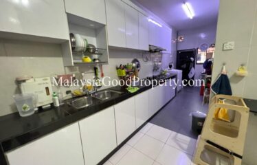 Taman Molek 1.5 Storey For Sale