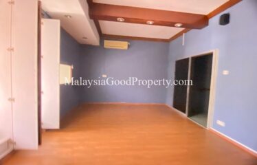 Taman Molek Shoplot 1st Floor For Rent