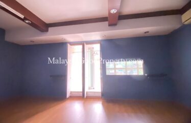 Taman Molek Shoplot 1st Floor For Rent